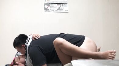 騷人妻女同事公厠大幹