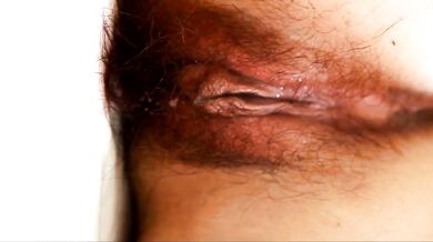 Cận cảnh âm hộ của người mẫu trẻ