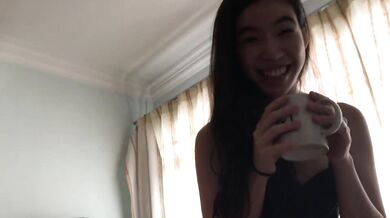 シンガポールのネットセレブ美女ジャネラのフェラ一人称視点青いランジェリー