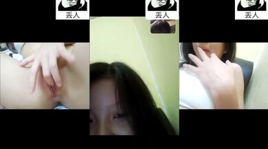 Cô gái Malaysia thủ dâm