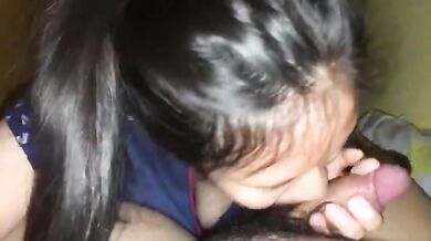 Em gái Singapore cho bạn trai quan hệ tình dục bằng miệng[2]