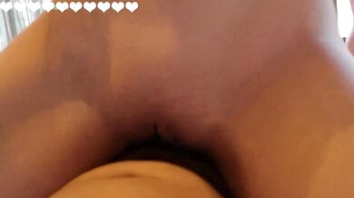 美女被上司潛規則按在桌上後入