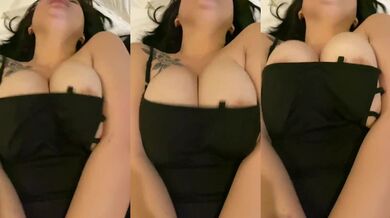 Đụ to ngực xăm tình dục bạn thân 5