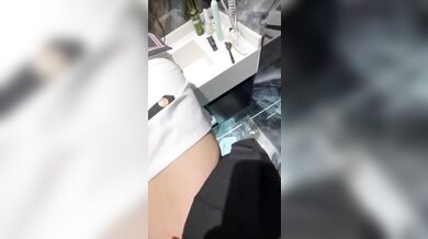 Nữ sinh trung học hẹn hò với bạn trai vào cuối tuần