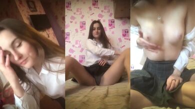 Người đẹp tóc vàng selfie