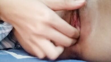 白ソックスJK妹が穴掘り自撮り