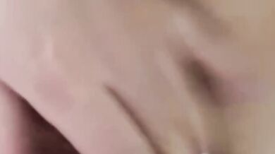 飢渴水手服妹妹扣逼挖白醬