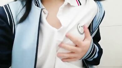 Tự sướng ngực 04