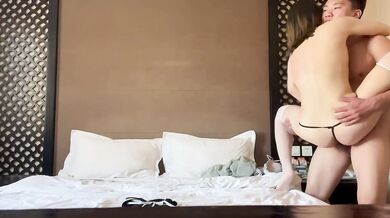 College girl hooked up in hotel and got lifted up