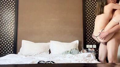 College girl hooked up in hotel and got lifted up