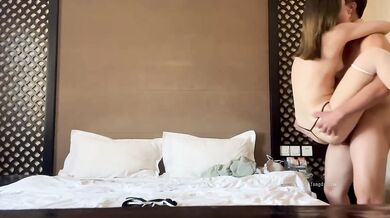 College girl hooked up in hotel and got lifted up