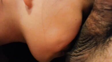 O南國中潘佳O打炮自拍公開(2)