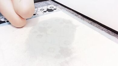 眼鏡妹自慰高潮噴水