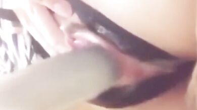 Thủ dâm phun nước cận cảnh