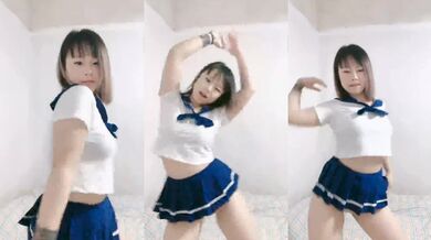 ショートヘアのぽっちゃりした女の子