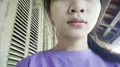 2k6 cute little sister shows selfie and personal message