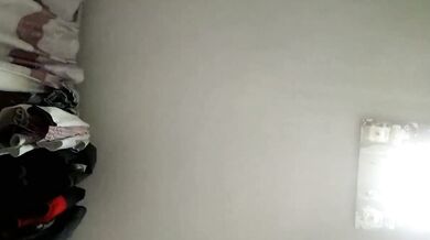 妹妹全裸披圍巾自拍