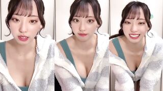 Japanese high school students selfie performance