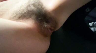 かわいい日本の女の子が车の中で犯罪される