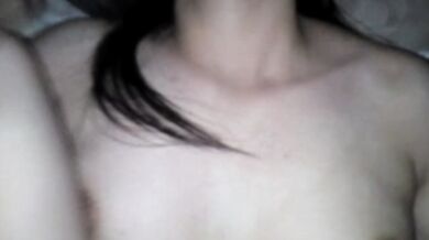 小さなセックス奴隷は彼氏にアナルファックされた