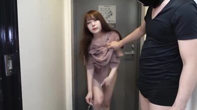 日本妹妹被要求咬内褲