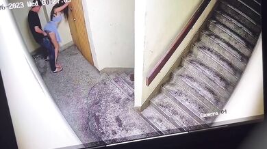 新加坡樓梯口小情侶幹起來