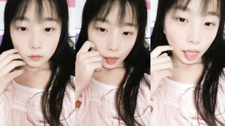 Mature high school girl takes sexy selfie