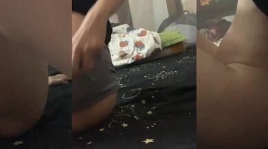 學妹在家偷偷自慰