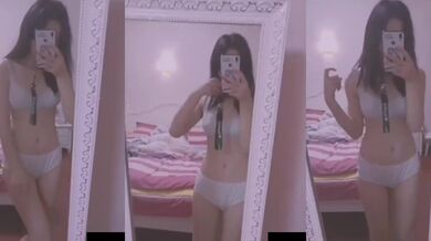 白色胸罩白色內褲自慰