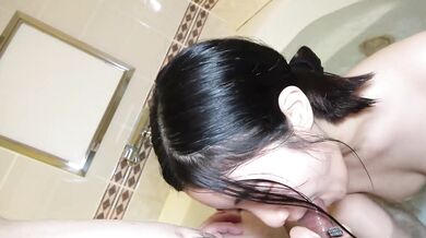 Facial after oral sex in the bathtub