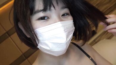 Nữ sinh Nhật Bản bí mật kiếm thêm tiền trong khách sạn