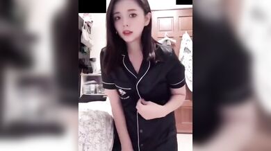 私の友達は私の友達より優れています。