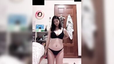 私の友達は私の友達より優れています。