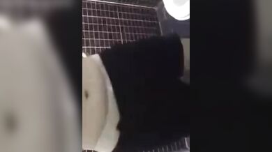 忍不住性慾的妹妹自慰流水