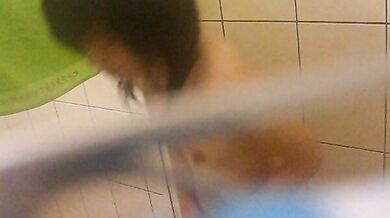 新民高中妹妹洗澡自拍