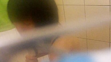 新民高中妹妹洗澡自拍