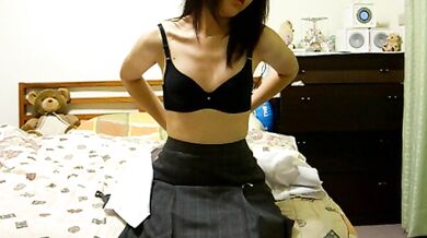 Xinmin High School sister takes a selfie without school uniform