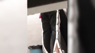 抓包兩位女生初嘗禁果