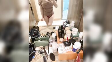 高顏值自摸尿尿