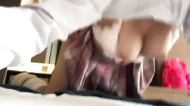 巨乳JKの自撮りが後ろから犯される