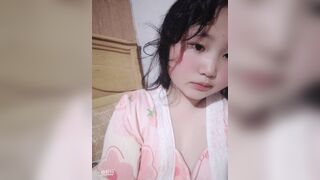 8-character breast meat girl grabs breasts and masturbates 2