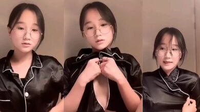 反差眼鏡妹子露奶擼逼