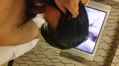 高中妹妹超主動幫把男生微軟的肉棒再吹硬