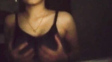 1歳の妹が胸を揉む動画