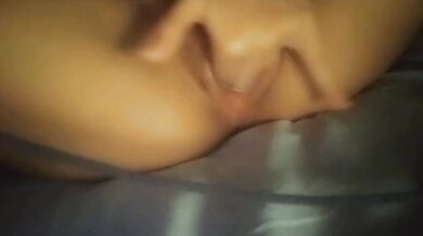 Three fingers masturbating pussy was played loose by ex-boyfriend