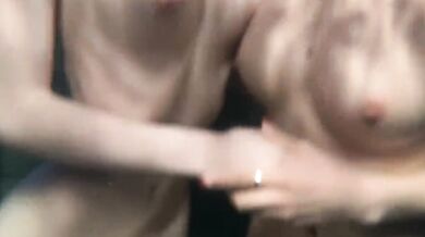 大奶美女露天風呂寫真