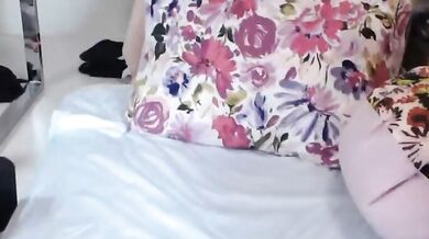 Japanese sister masturbates online