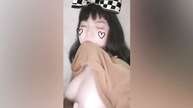 巨乳兔牙騷妹子自慰2