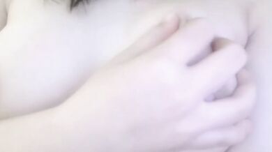 巨乳兔牙騷妹子自慰2