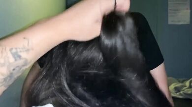 Korean college beauty gives blowjob to big brother in private cinema